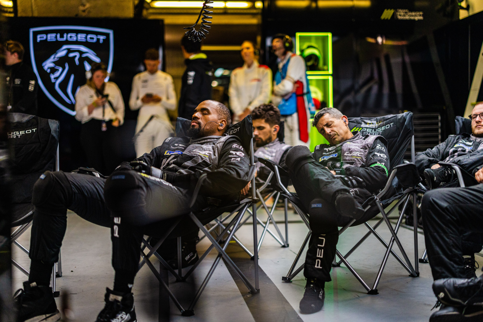 La nuit n'épuise pas que les spectateurs.